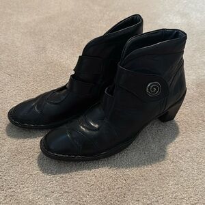 Josef Seibel black leather boots with heel